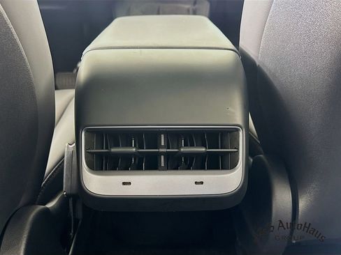 Used 2023 Tesla Model Y Long Range image 32