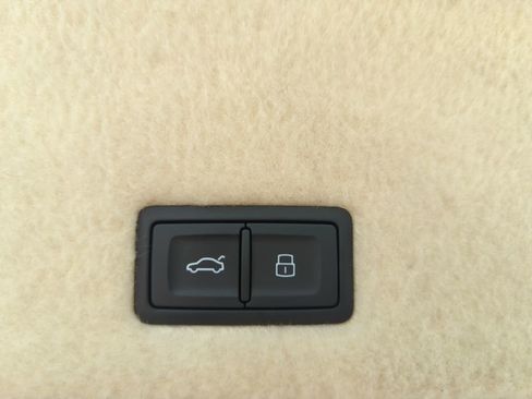 Used 2020 Lamborghini Urus image 13