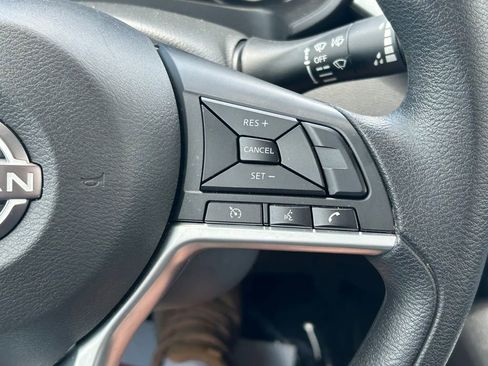 Used 2025 Nissan Altima 2.5 SV FWD image 33