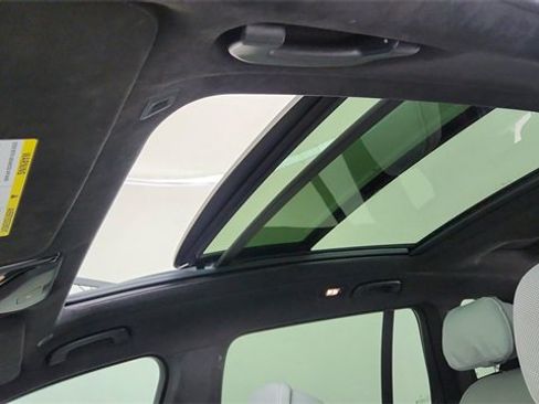 Used 2025 BMW X7 xDrive40i w/ M Sport Package image 59