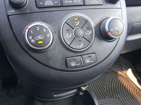 Used 2013 Kia Soul image 25