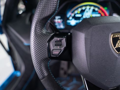 Used 2021 Lamborghini Aventador SVJ image 31