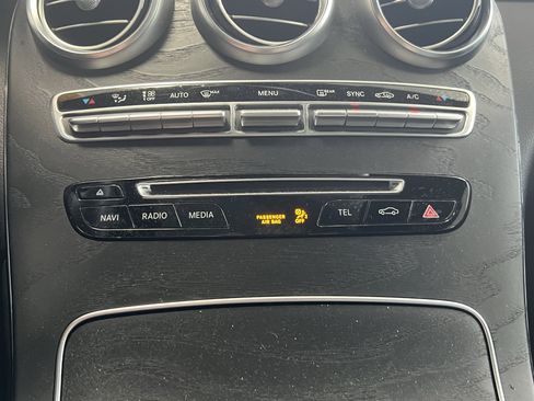 Certified 2018 Mercedes-Benz GLC 300 image 30