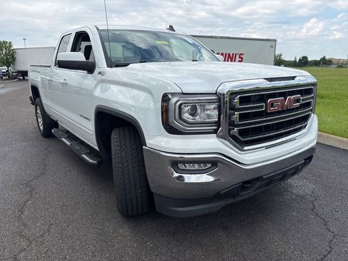 Used 2017 GMC Sierra 1500 SLE w/ SLE Value Package AWD/4WD image 12
