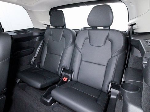 Certified 2025 Volvo XC90 T8 Plus w/ Protection Package Premier image 20