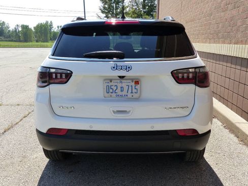 Used 2024 Jeep Compass Limited AWD/4WD image 9