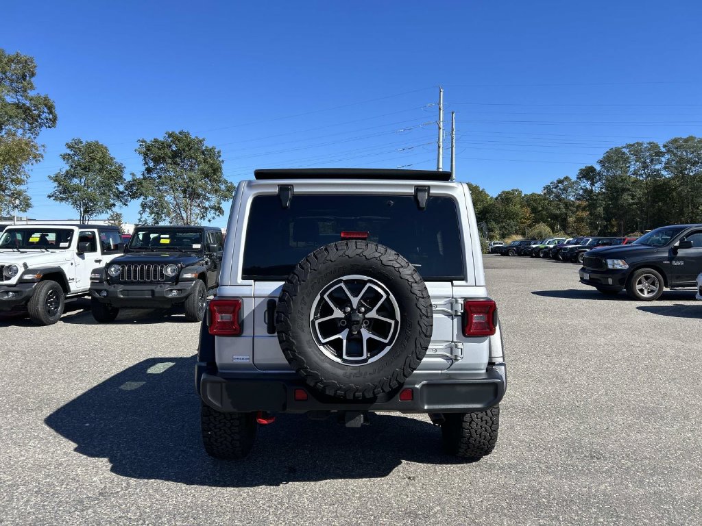 Certified 2024 Jeep Wrangler Unlimited Rubicon w/ Convenience Group AWD/4WD image 4
