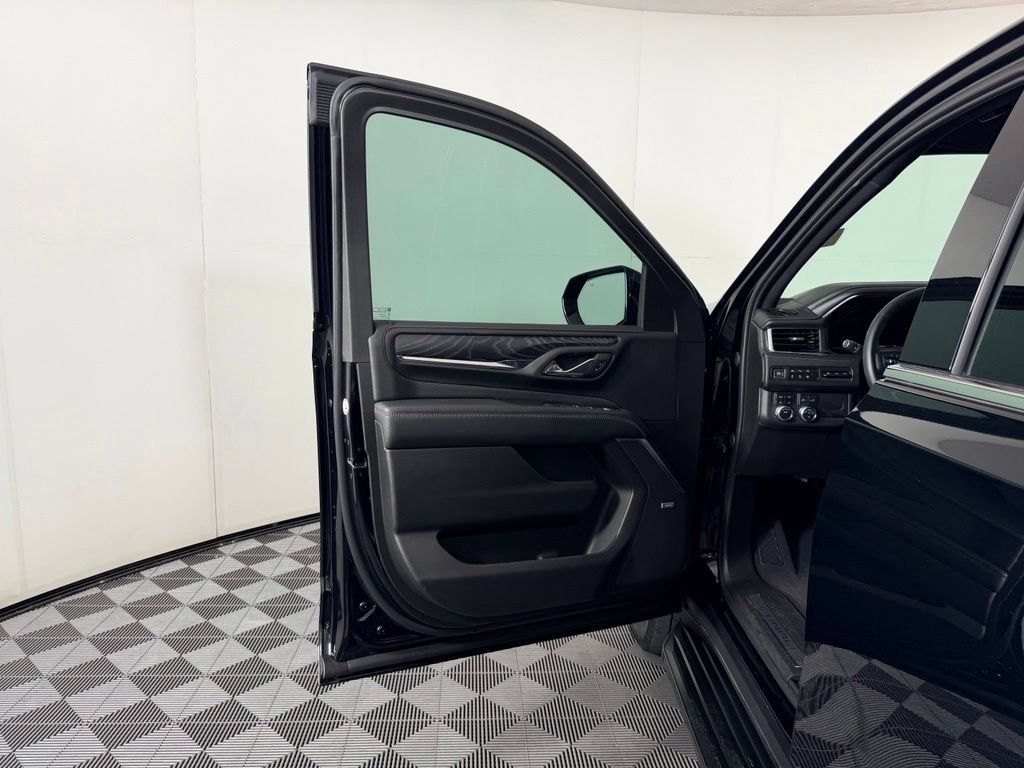 Used 2023 GMC Yukon Denali w/ LPO, Floor Liner Package AWD/4WD image 24