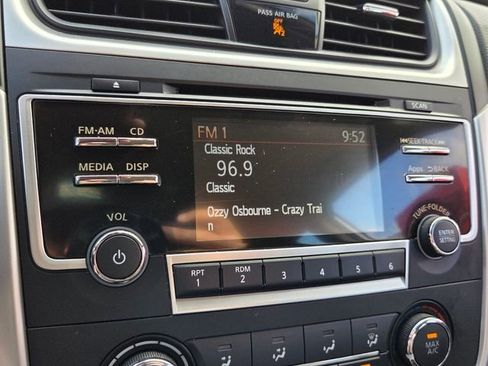 Used 2016 Nissan Altima 2.5 S w/ Power Driver Seat Package image 22