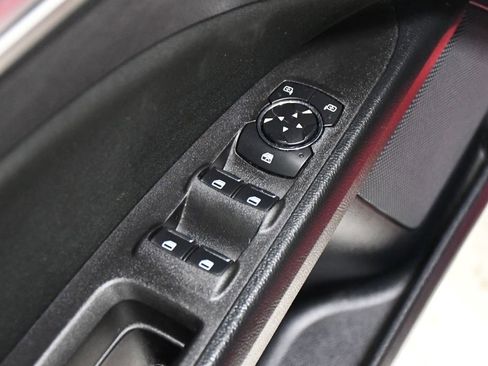 Used 2020 Ford Fusion SE image 18