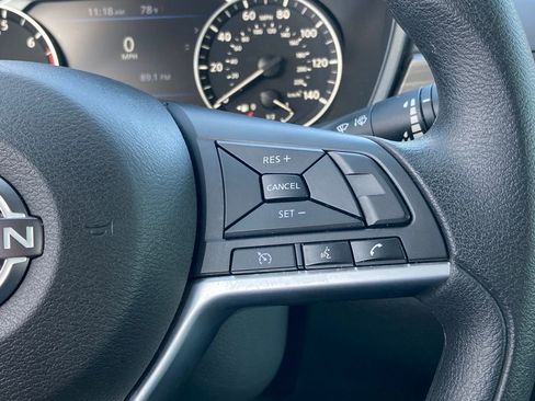 Used 2025 Nissan Altima 2.5 SV FWD image 14