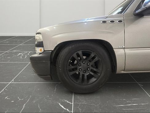 Used 2002 Chevrolet Suburban LS image 18