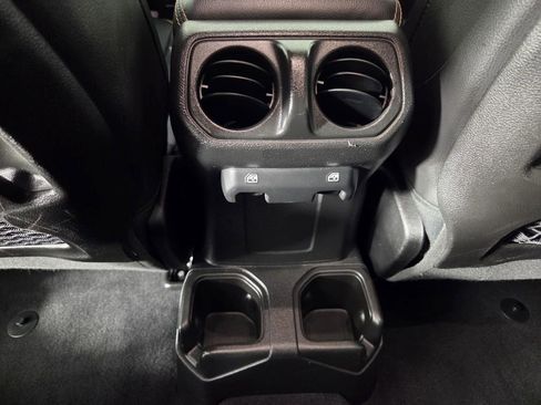 Certified 2025 Jeep Gladiator Sport image 28