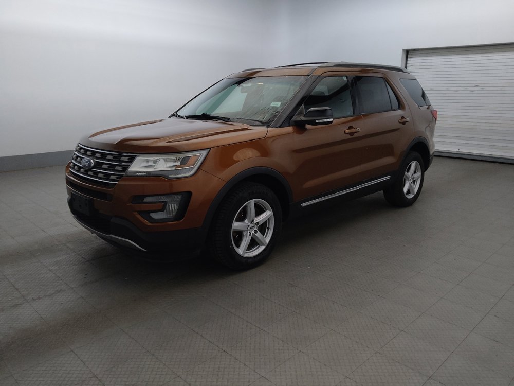 Used 2017 Ford Explorer XLT AWD/4WD image 2