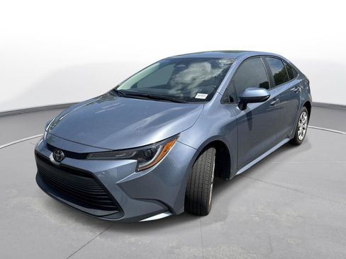 Used 2024 Toyota Corolla LE FWD image 2
