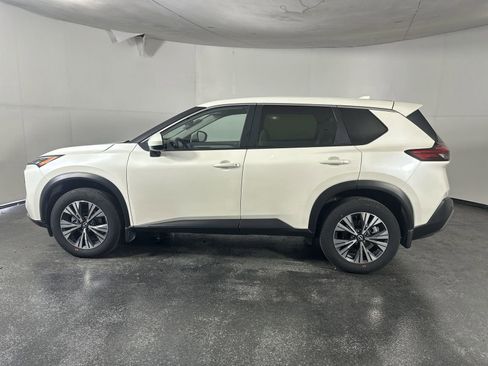 Used 2023 Nissan Rogue SV image 8