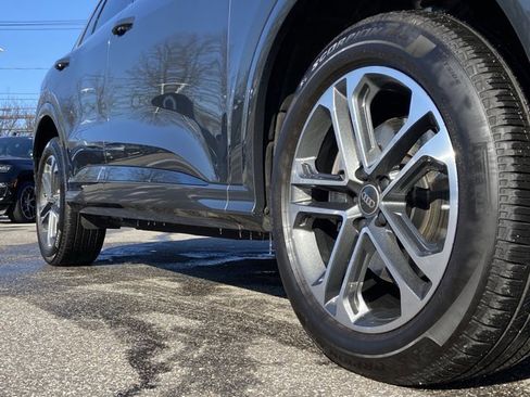 Used 2025 Audi Q5 Premium w/ Convenience Package image 9