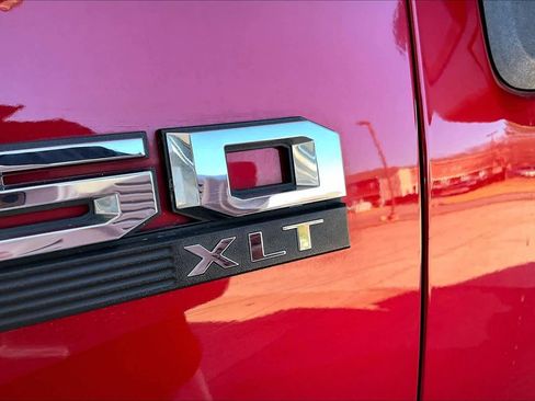 Used 2017 Ford F150 XLT w/ Trailer Tow Package image 9