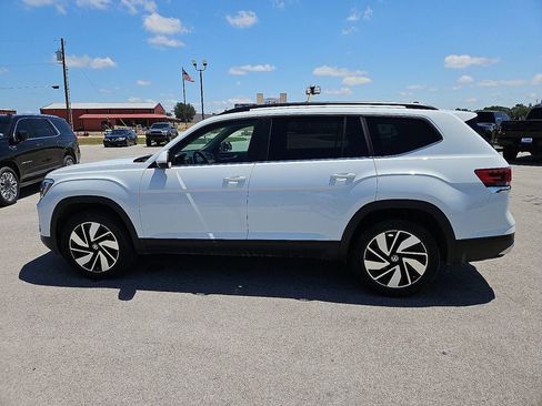 Used 2024 Volkswagen Atlas SE FWD image 3
