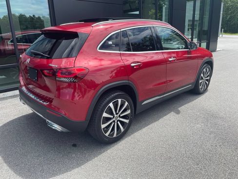 Used 2021 Mercedes-Benz GLA 250 4MATIC image 4