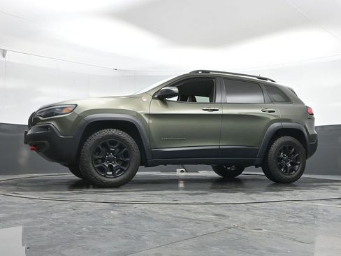 Used 2020 Jeep Cherokee Trailhawk w/ Comfort/Convenience Group image 47