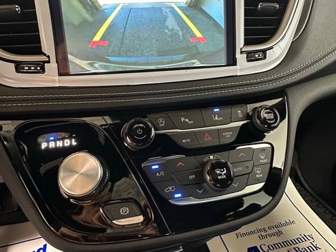 New 2025 Chrysler Pacifica Select w/ Fav Edition Package image 17
