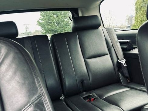 Used 2013 Cadillac Escalade ESV Luxury image 16