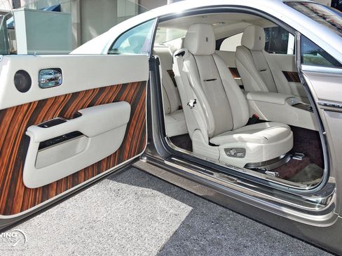Used 2015 Rolls-Royce Wraith image 9