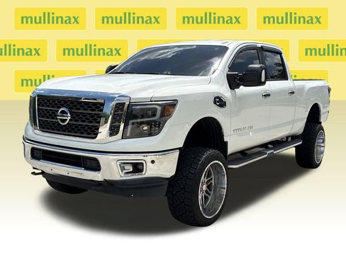 Used 2017 Nissan Titan SV AWD/4WD image 15
