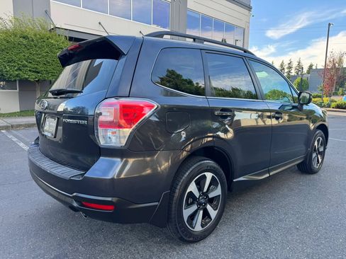 Used 2018 Subaru Forester 2.5i Limited AWD/4WD image 10
