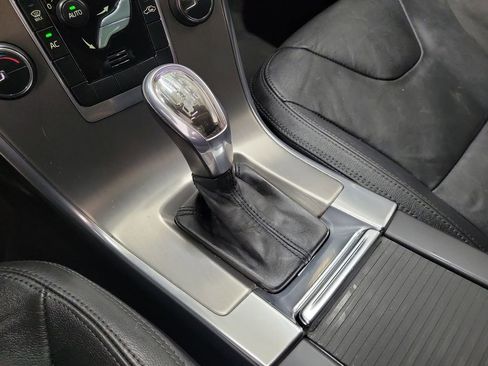 Used 2013 Volvo XC60 3.2 image 28