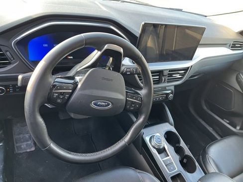 Used 2023 Ford Escape Platinum image 14