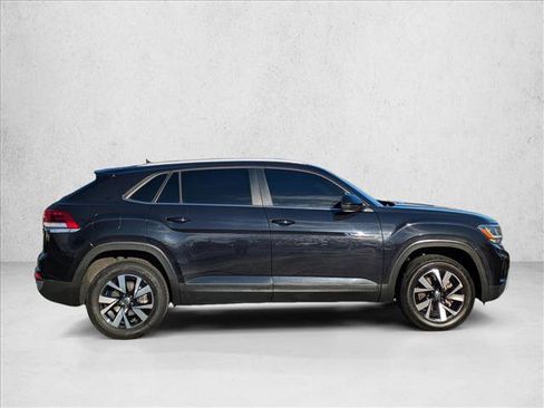 Used 2022 Volkswagen Atlas Cross Sport SE image 4