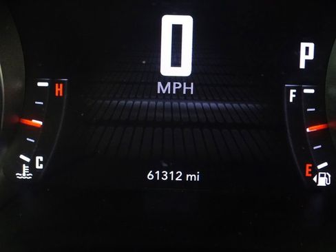 Used 2019 Dodge Challenger SXT image 25