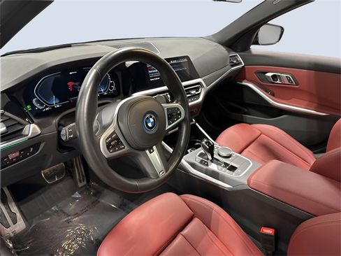 Used 2022 BMW 330e xDrive image 14