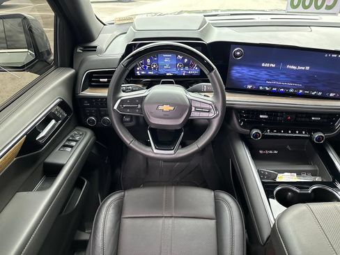 Used 2025 Chevrolet Tahoe High Country AWD/4WD image 31