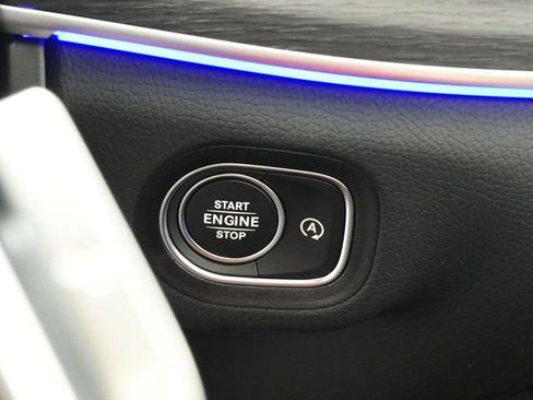 Used 2025 Mercedes-Benz GLE 350 4MATIC image 7