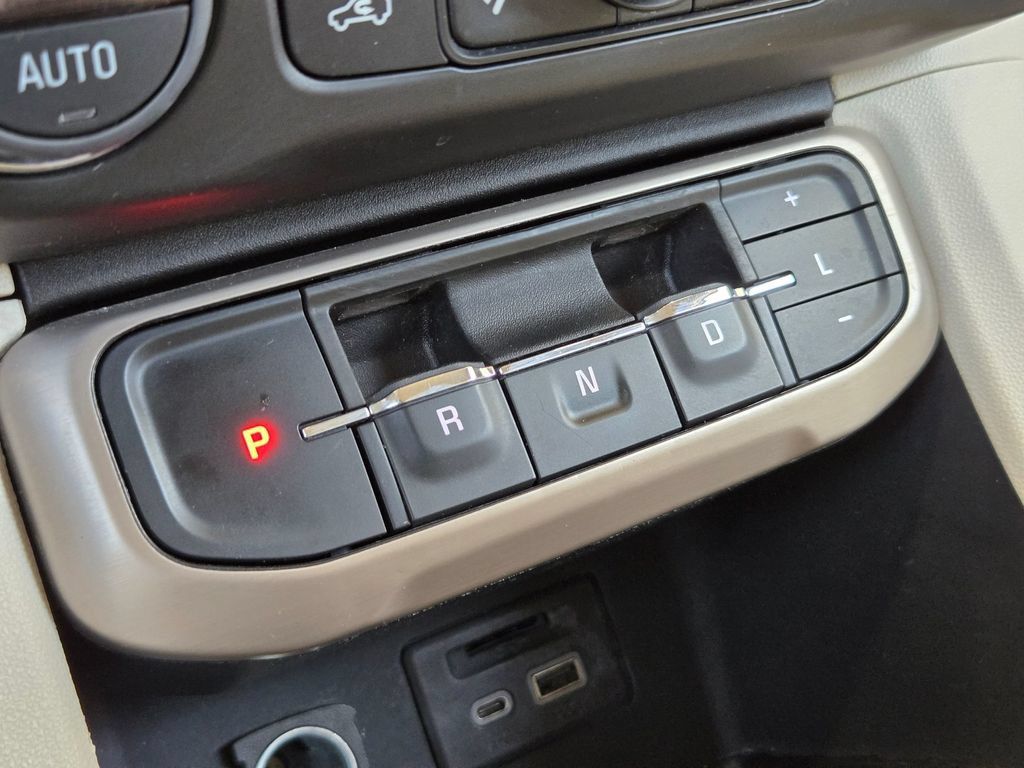 Used 2023 GMC Acadia Denali FWD image 21