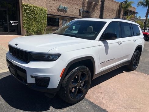 New 2025 Jeep Grand Cherokee L Limited w/ Luxury Tech Group II image 2