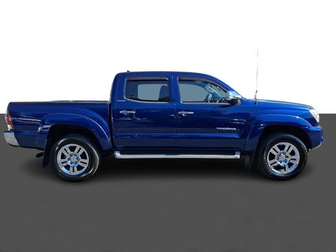 Used 2015 Toyota Tacoma 4x4 Double Cab w/ Limited Package image 7
