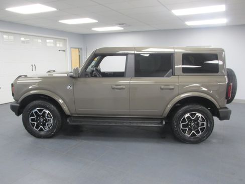 Used 2025 Ford Bronco Outer Banks AWD/4WD image 8