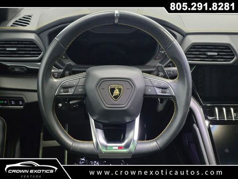 Used 2022 Lamborghini Urus AWD/4WD image 27