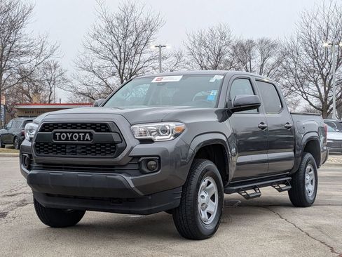 Used 2022 Toyota Tacoma SR AWD/4WD image 3