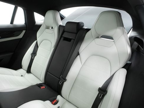 New 2026 Porsche Panamera RWD image 36