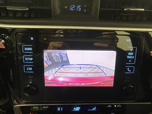 Used 2019 Toyota Corolla Sedan image 17