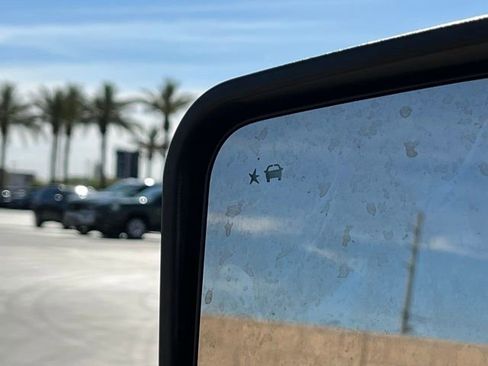 Used 2023 Chevrolet Silverado 1500 High Country w/ Technology Package image 13