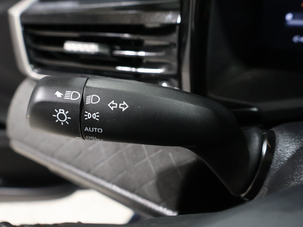 Used 2025 Toyota Camry XLE FWD image 37