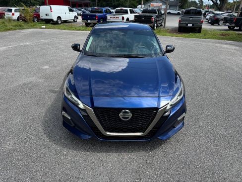 Used 2021 Nissan Altima 2.5 SR FWD image 2