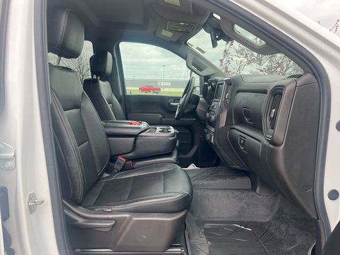 Used 2024 Chevrolet Silverado 2500 Custom w/ Custom Value Package image 25