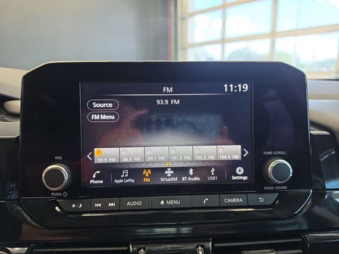 Used 2024 Nissan Pathfinder SV FWD image 23